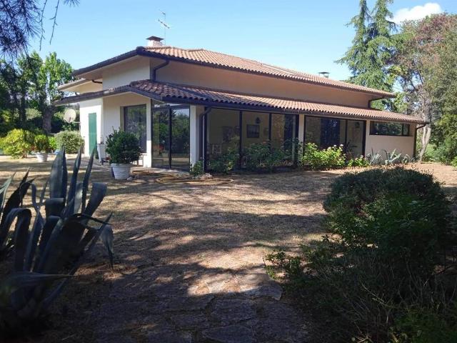 Villa Indipendente in vendita a San Biagio, Marche