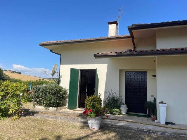 Villa Indipendente in vendita a San Biagio, Marche