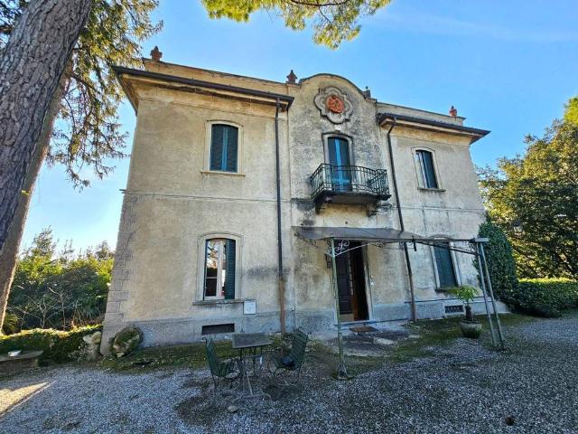 Villa Indipendente in vendita a Costa Masnaga, Lombardia