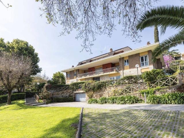 Villa Indipendente in vendita a Municipio Roma IX, Roma Capitale