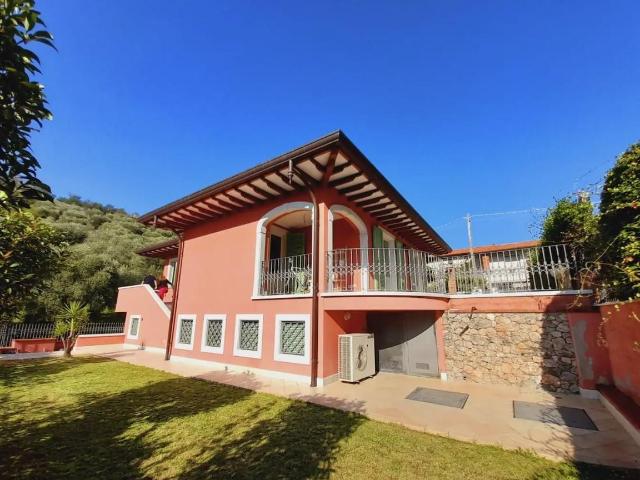 Villa Indipendente in vendita a Tonfano, Toscana