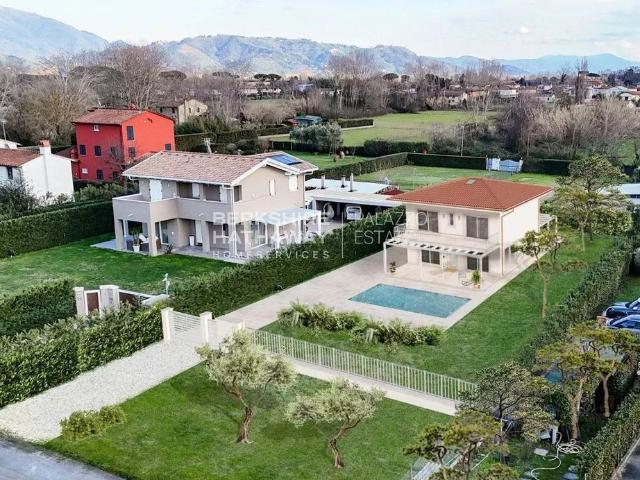 Villa Indipendente in vendita a Tonfano, Toscana