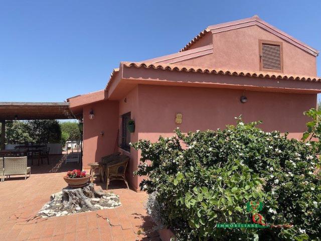 Villa Indipendente in vendita a Contrada Canestanco, Santa Croce Camerina