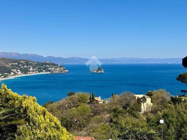 Villa Indipendente in vendita a Noli, Liguria