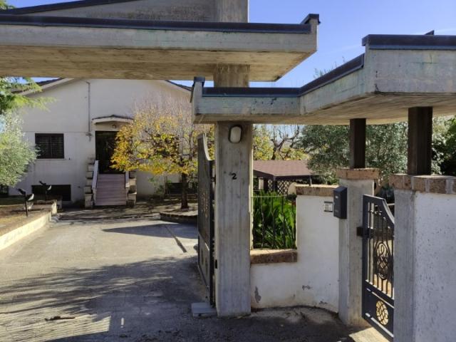 Villa Indipendente in vendita a Rosciano, Abruzzo