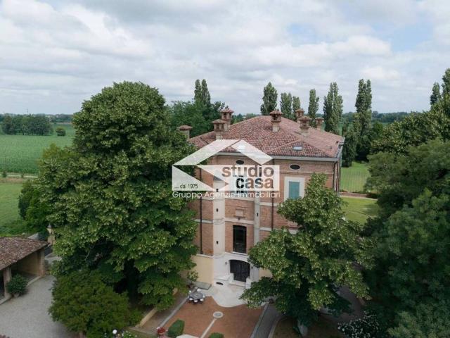 Villa Indipendente in vendita a Salvirola, Lombardia