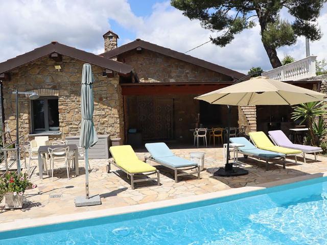 Villa Indipendente in vendita a Dolceacqua, Liguria