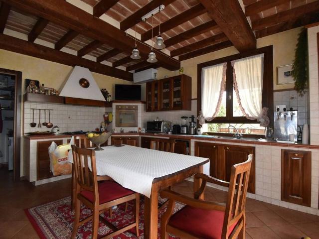 Villa Indipendente in vendita a Bassa Reggiana, Re