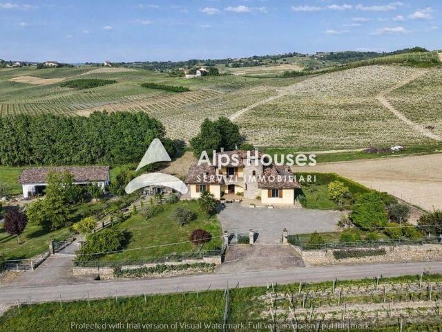 Villa Indipendente in vendita a Piemonte, Asti