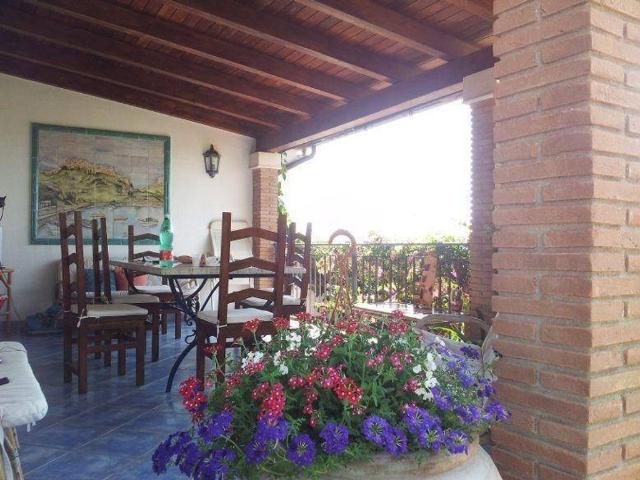 Villa Indipendente in vendita a Terracina, Lazio