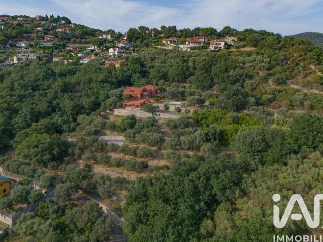 Villa Indipendente in vendita a Calvisio, Finale Ligure