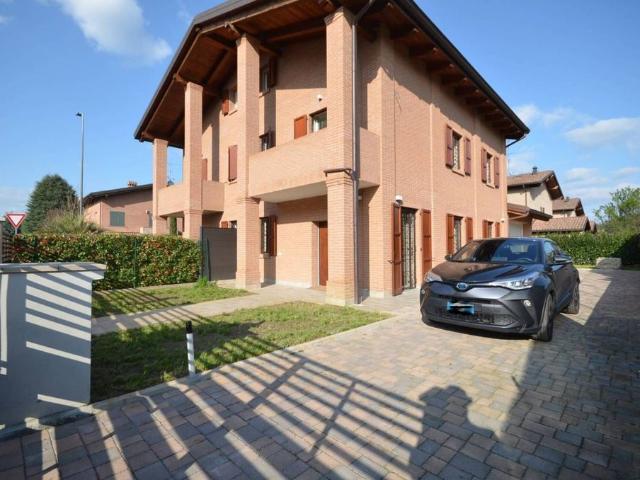 Villa Indipendente in vendita a Unione dei comuni Valli del Reno, Lavino e Samoggia, Pragatto