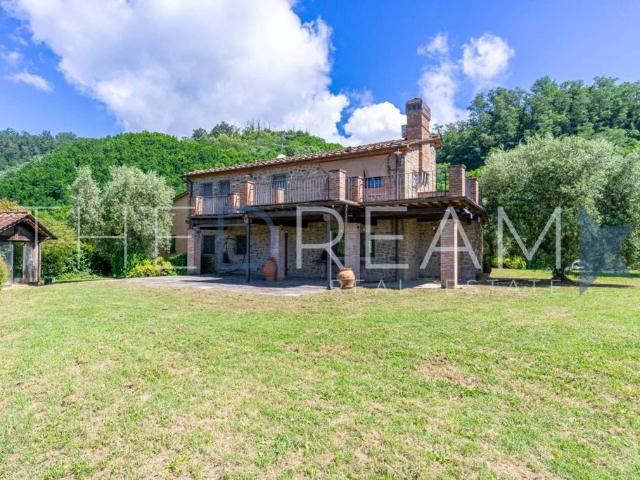Villa Indipendente in vendita a Gallo, Montecatini Terme
