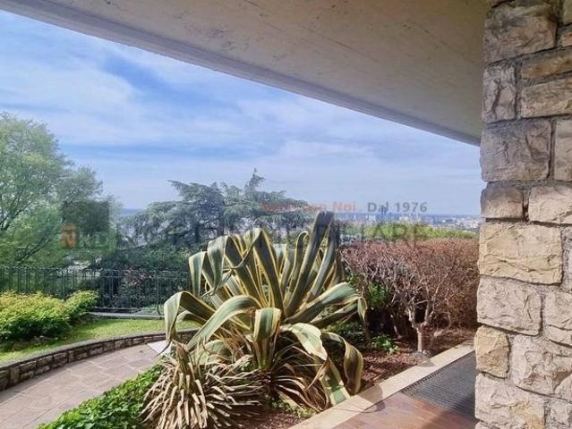 Villa Indipendente in vendita a Zona Centro, Brescia