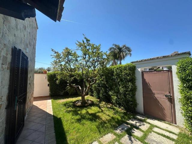 Villa Indipendente in vendita a Puglia, Barletta-andria-trani