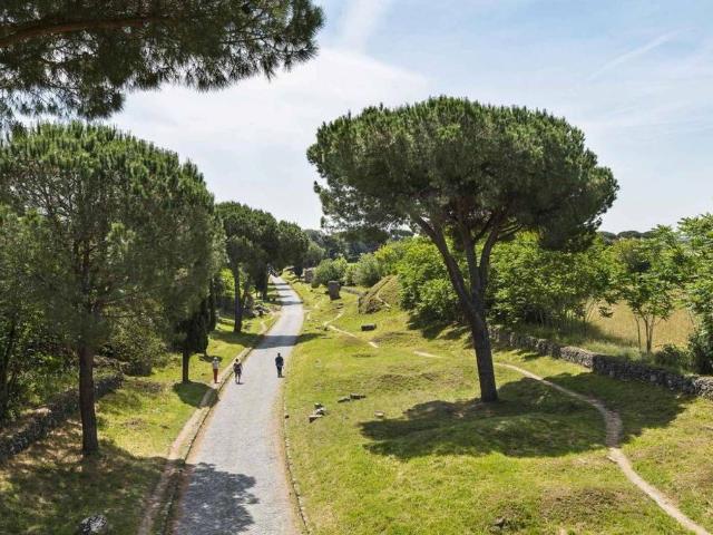 Villa Indipendente in vendita a Municipio Roma VIII, Roma Capitale