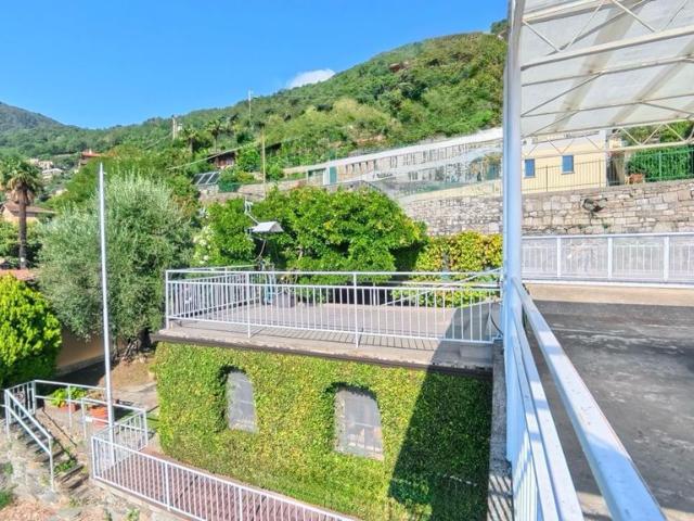 Villa Indipendente in vendita a Nobiallo, Menaggio