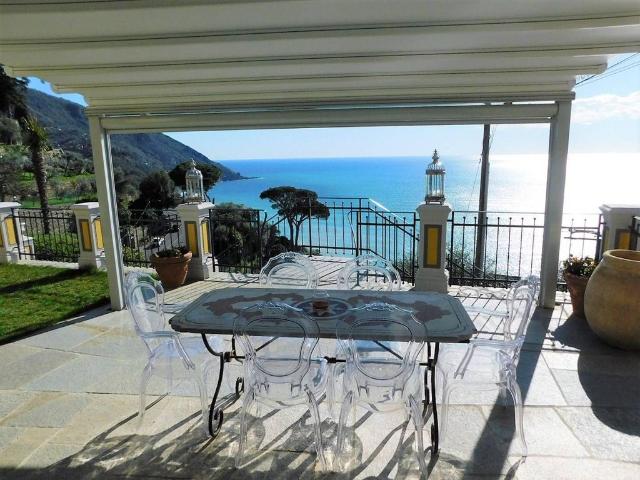 Villa Indipendente in vendita a Case rosse, Camogli