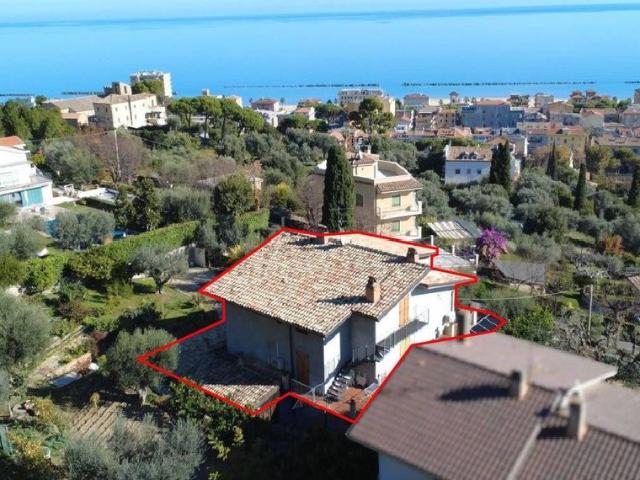 Villa Indipendente in vendita a Marche, Ascoli Piceno