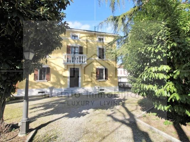 Villa Indipendente in vendita a Felino, Reggio Emilia