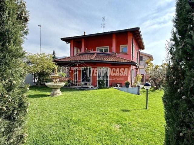 Villa Indipendente in vendita a Imbersago, Lombardia