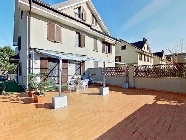 Villa Indipendente in vendita a Moncucco, Brugherio