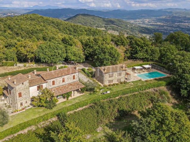 Villa Indipendente in vendita a Umbertide, Umbria