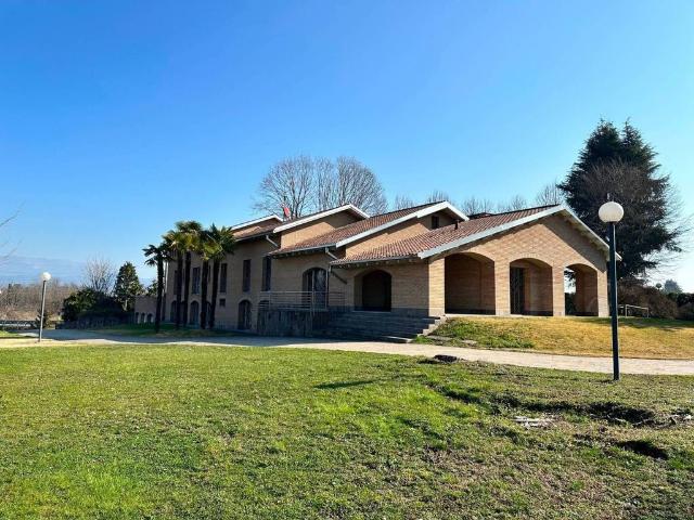 Villa Indipendente in vendita a Bernareggio, Lombardia