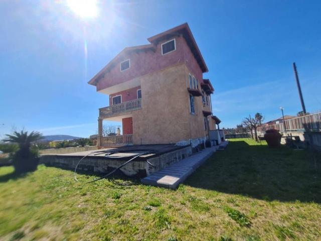 Villa Indipendente in vendita a Pantaleo, Quarto