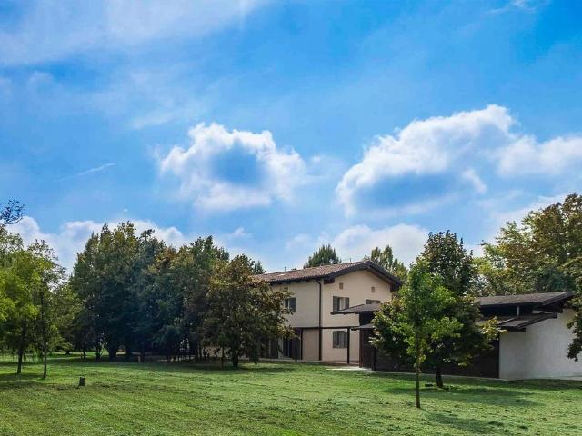 Villa Indipendente in vendita a Unione Terre d'Acqua, Crevalcore