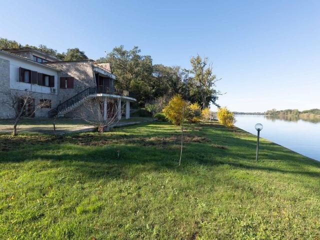 Villa Indipendente in vendita a Sabaudia, Latina