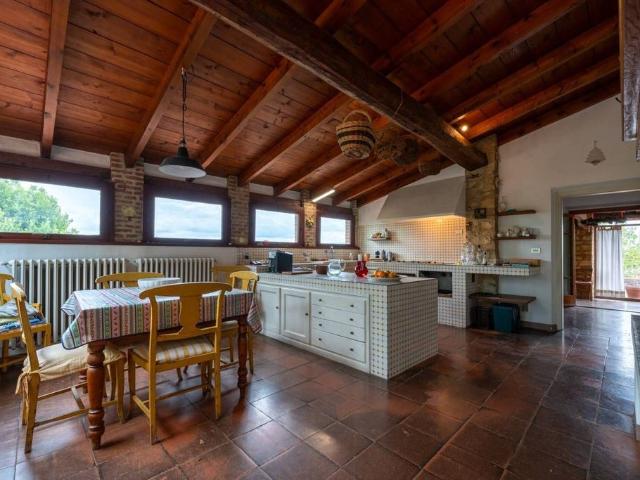 Villa Indipendente in vendita a Colognole, Collesalvetti