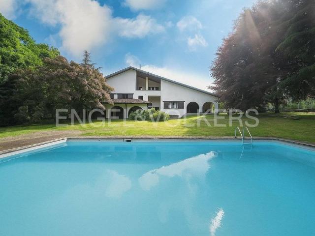Villa Indipendente in vendita a Oggiona Con Santo Stefano, Lombardia