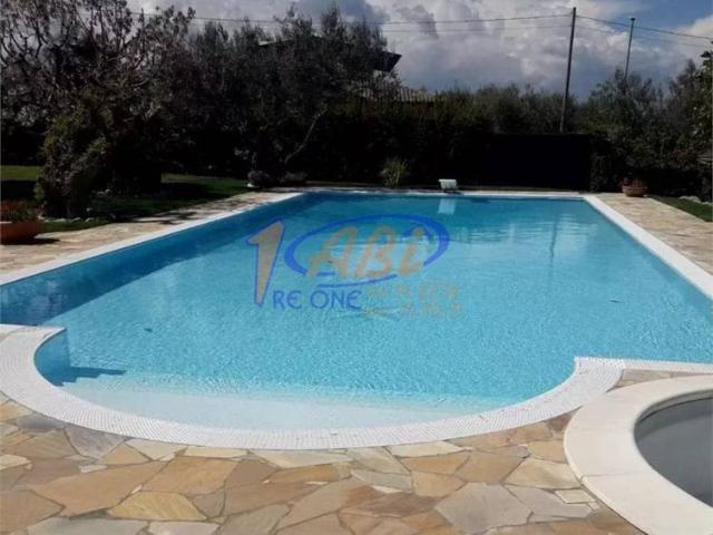 Villa Indipendente in vendita a Treglio, Abruzzo
