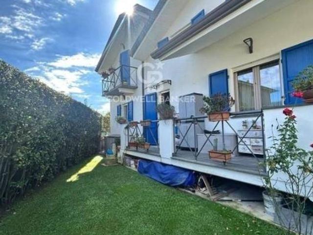 Villa Indipendente in vendita a Massarosa, Toscana