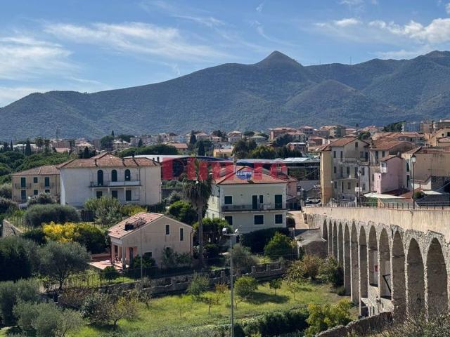 Villa Indipendente in vendita a Borgo Castello, Loano