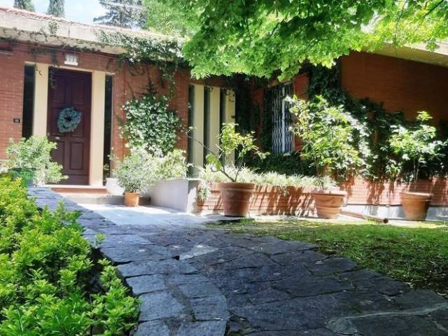 Villa Indipendente in vendita a Collesalvetti, Toscana