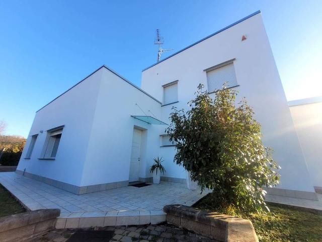 Villa Indipendente in vendita a Podenzano, Reggio Emilia