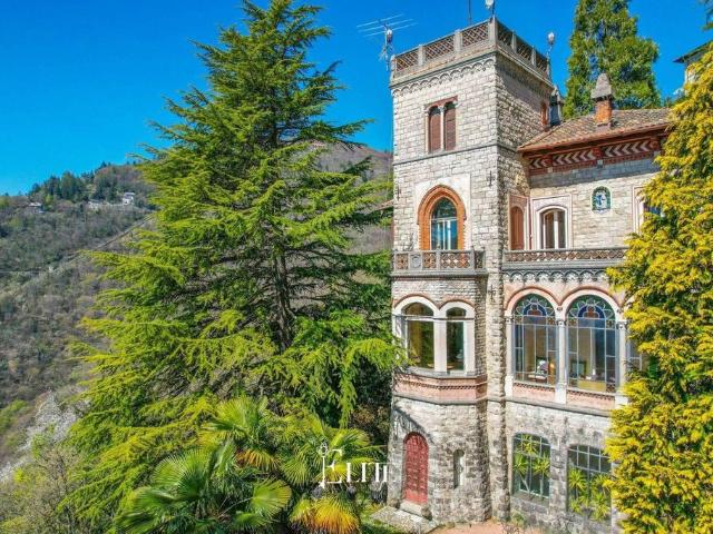 Villa Indipendente in vendita a Varese, Lombardia