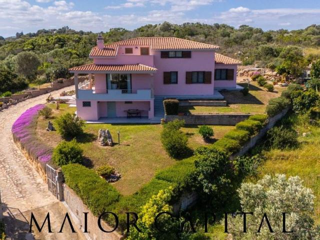 Villa Indipendente in vendita a San Pantaleo, Sardigna/Sardegna