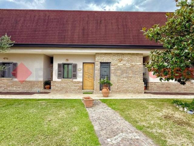 Villa Indipendente in vendita a Spigno Saturnia, Lazio
