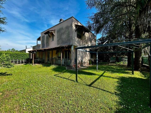 Villa Indipendente in vendita a Quartiere Morona, Trezzano Sul Naviglio