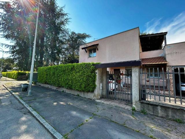 Villa Indipendente in vendita a Quartiere Morona, Trezzano Sul Naviglio