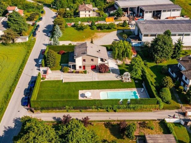 Villa Indipendente in vendita a Robecco Sul Naviglio, Lombardia