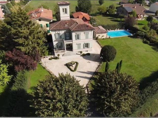 Villa Indipendente in vendita a Val d’Enza, Re