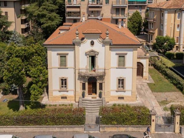 Villa Indipendente in vendita a Nord-Ovest, Brenzone