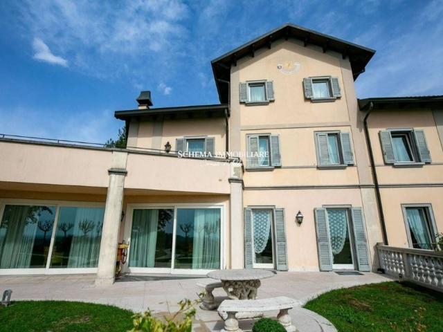 Villa Indipendente in vendita a Casatevecchio, Monticello Brianza