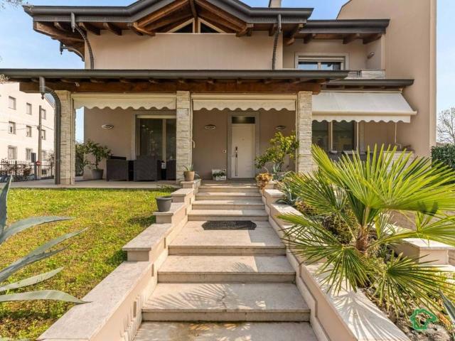 Villa Indipendente in vendita a Sordio, Lombardia