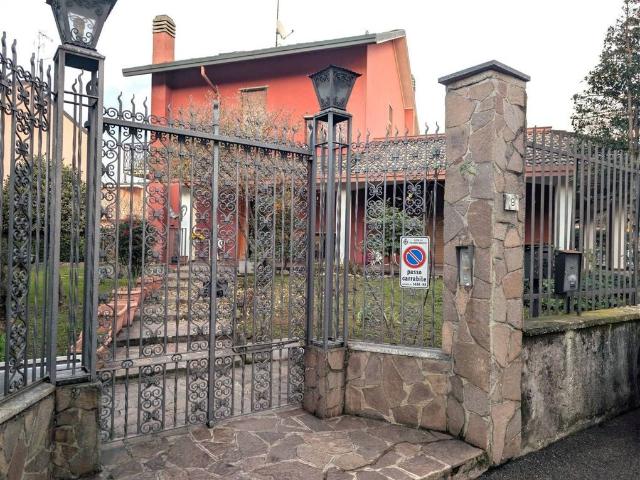 Villa Indipendente in vendita a San Giuliano Monzese, Cologno Monzese