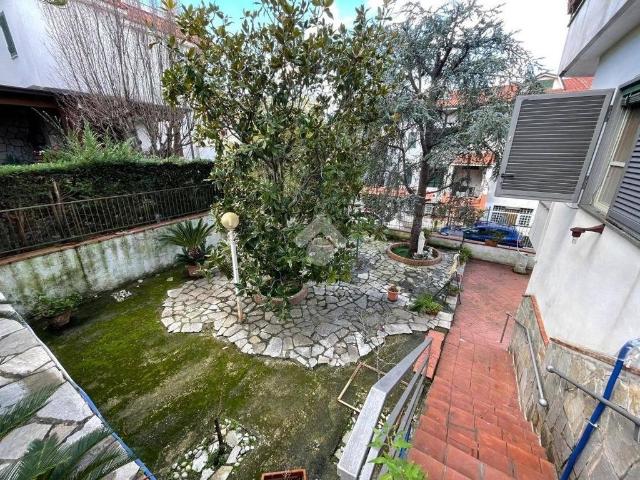 Villa Indipendente in vendita a Pollena Trocchia, Campania